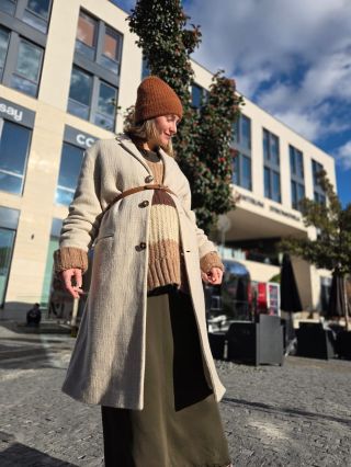 Móda, která se přizpůsobí životu – ne naopak. 💝 Anička, zakladatelka @taktrochujinysekac , právě prožívá to nejkrásnější...