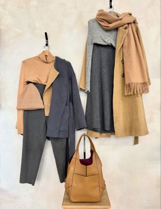 ✨ Novinky, které voní podzimem! ✨ Zahalte se do hebkých tónů karamelu, šedi a teplé vlny. Podzimní kousky, které spojují...