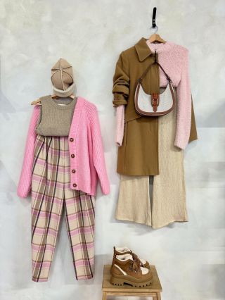 Dnešní novinky jsou tu 🤍 Hřejivé vrstvy, hebké materiály a barvy, co rozzáří chladné dny. 💕 Originály ze sekáče, které...